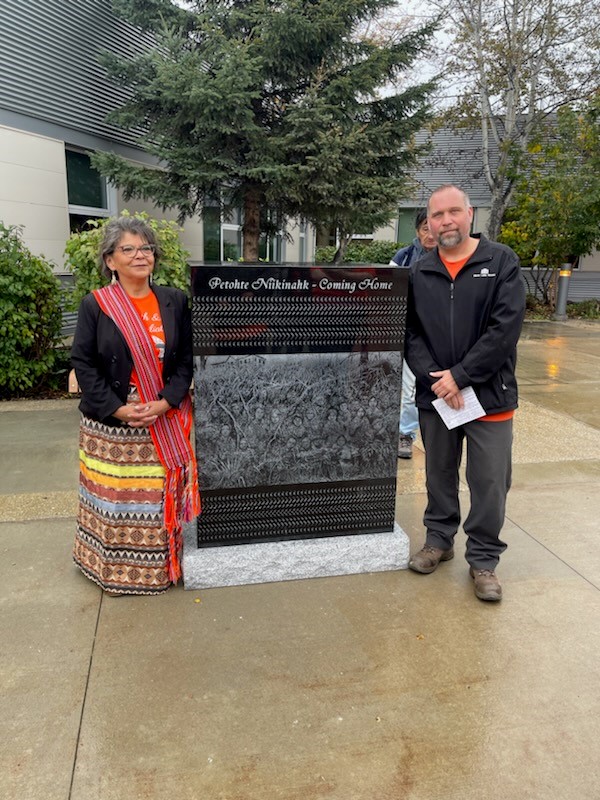 Brenda Genaille, Otipemisiwak Métis Government and Jed Begin, General Manager, Slave Lake Veneer