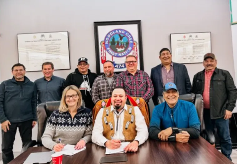 Back row, left to right, Brad Kachuk, Consultant, West Fraser; D’Arcy Henderson, Vice-President, Canadian Woodlands, West Fraser; Derek Auger, Councillor, Woodland Cree First Nation; Jed Begin, General Manager, Slave Lake Veneer.